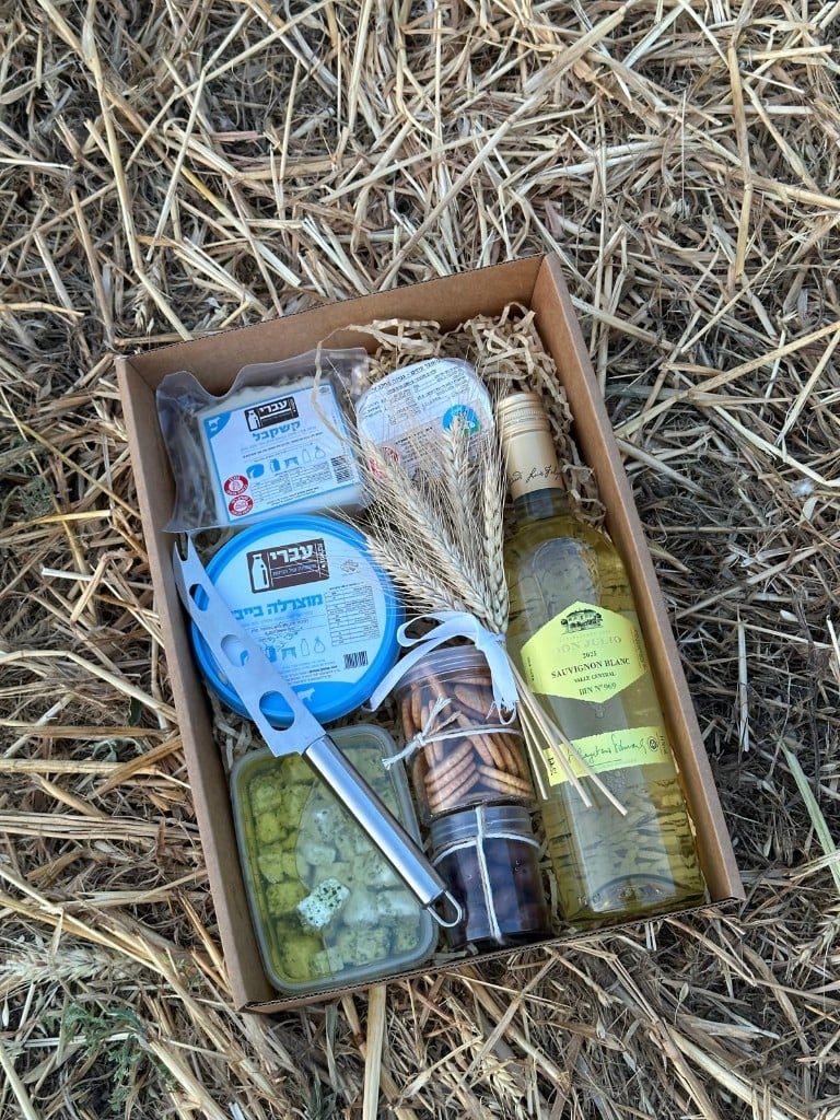 מארז פתוח — גבינות ויין לבן Sauvignon Blanc