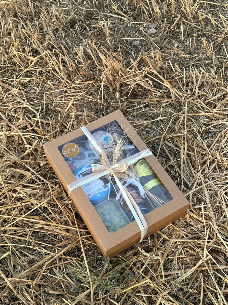 מארז סגור עם סרט — מוכן למתנה